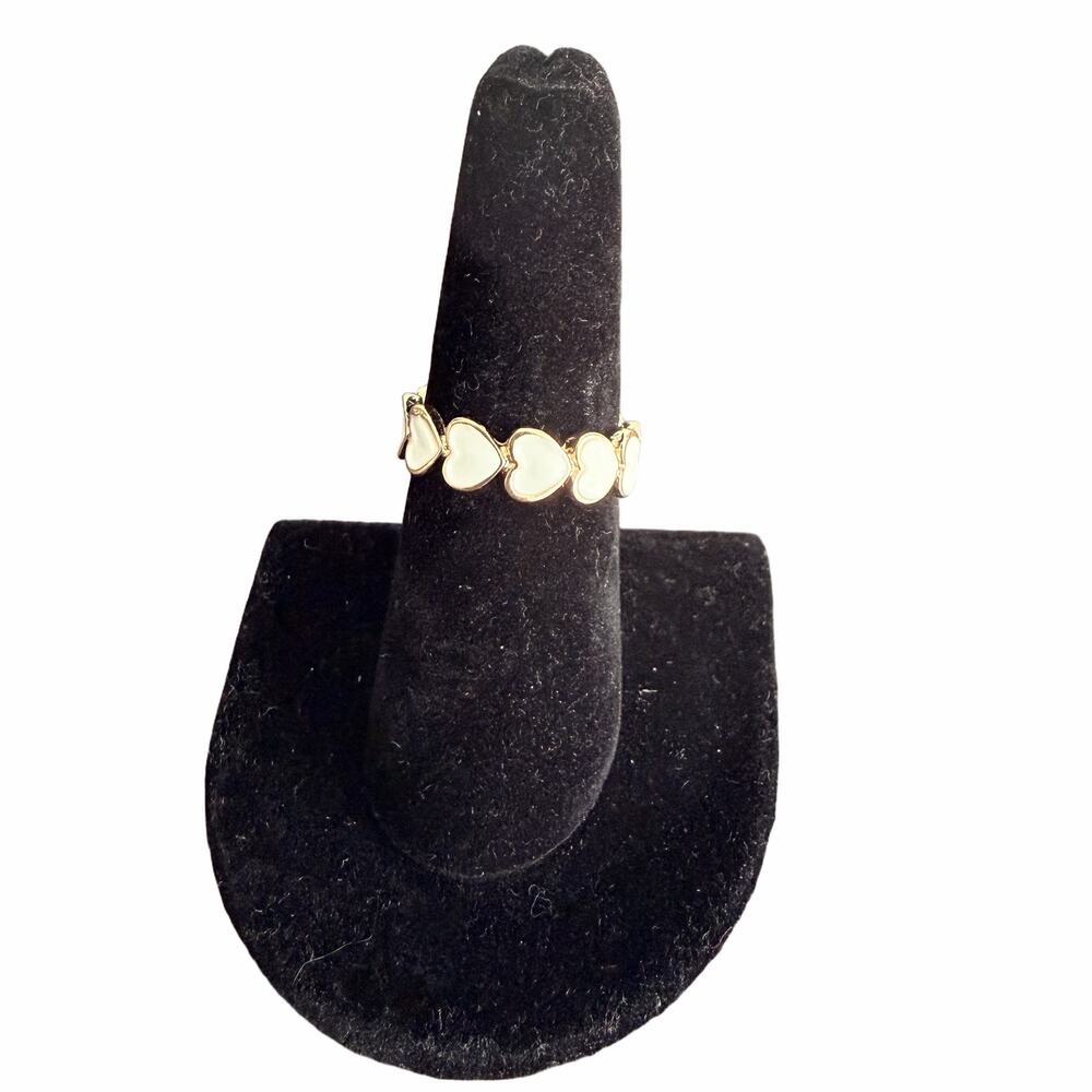 🍭6/$30 Enamel white heart enamel and gold tone ring band, size 7.25